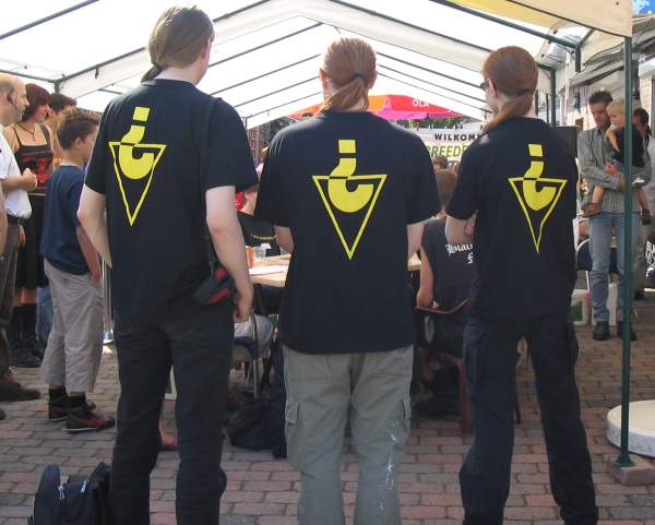 Prachtige logo\'s op de shirts.